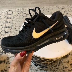 Nike air max’s size 7 women’s